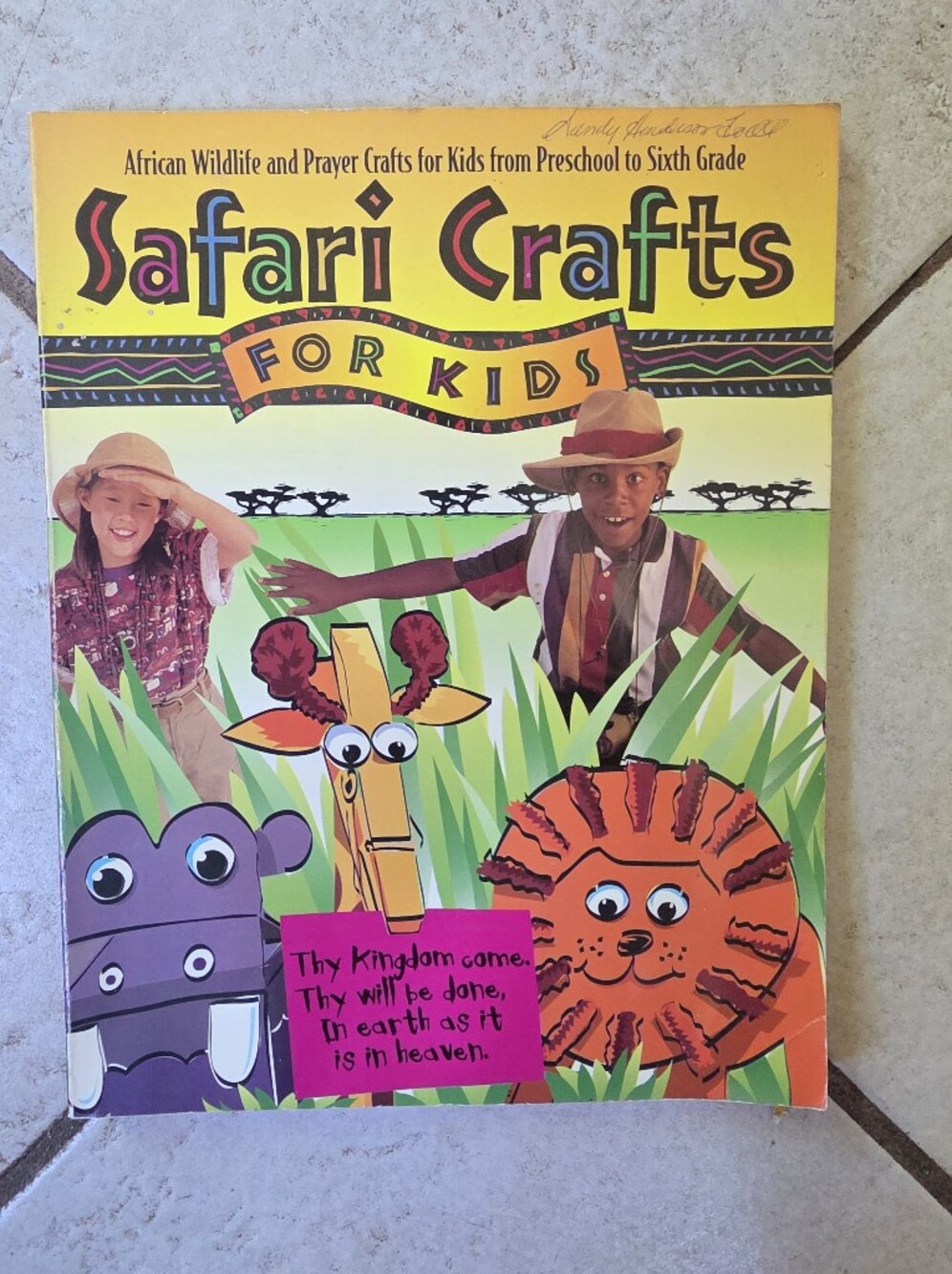 SAFARI CRAFTS FOR KIDS: INCLUDES PROJECTS FOR CHILDREN By Kim Sullivan